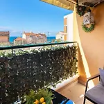 Sunny Seaside Retreat By The Apartament Podstrana