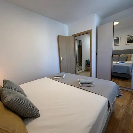 Sunny Seaside Retreat By The