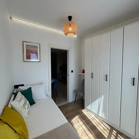 Sunny Seaside Retreat By The *