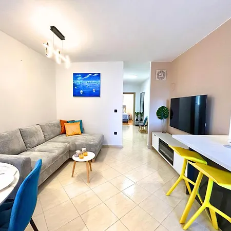 Apartment Sunny Seaside Retreat By The