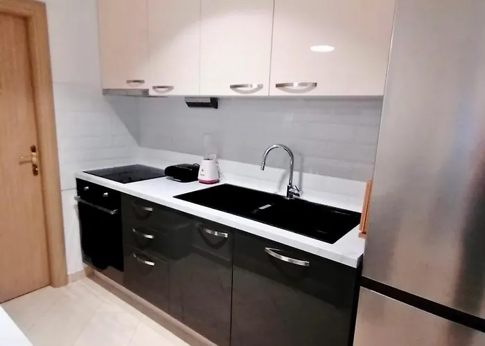 Sunny Seaside Retreat By The Apartment