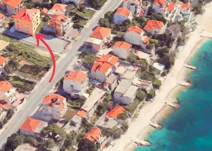 Sunny Seaside Retreat By The